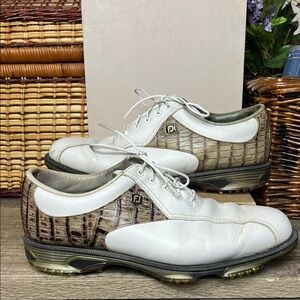 FootJoy DryJoy White and Brown Leather Golf Shoes Spikes included Size 10.5